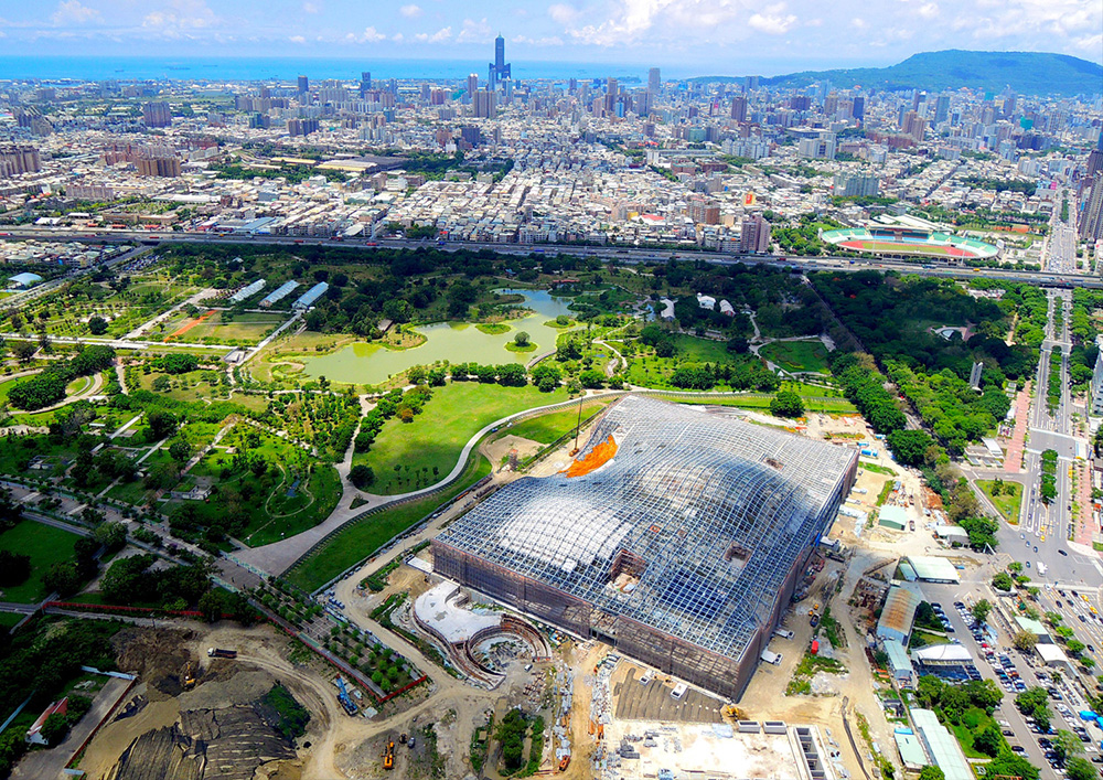 Banyan Plaza - Taiwan mega-theatre under construction. video