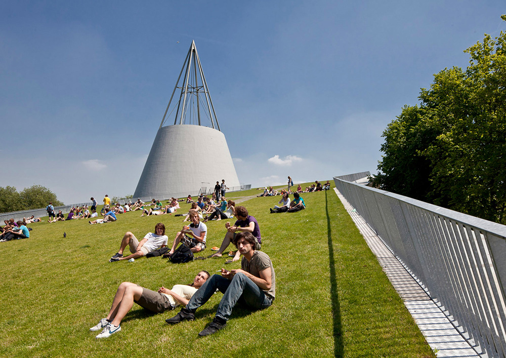 Library Delft University of Technology, Netherlands. video